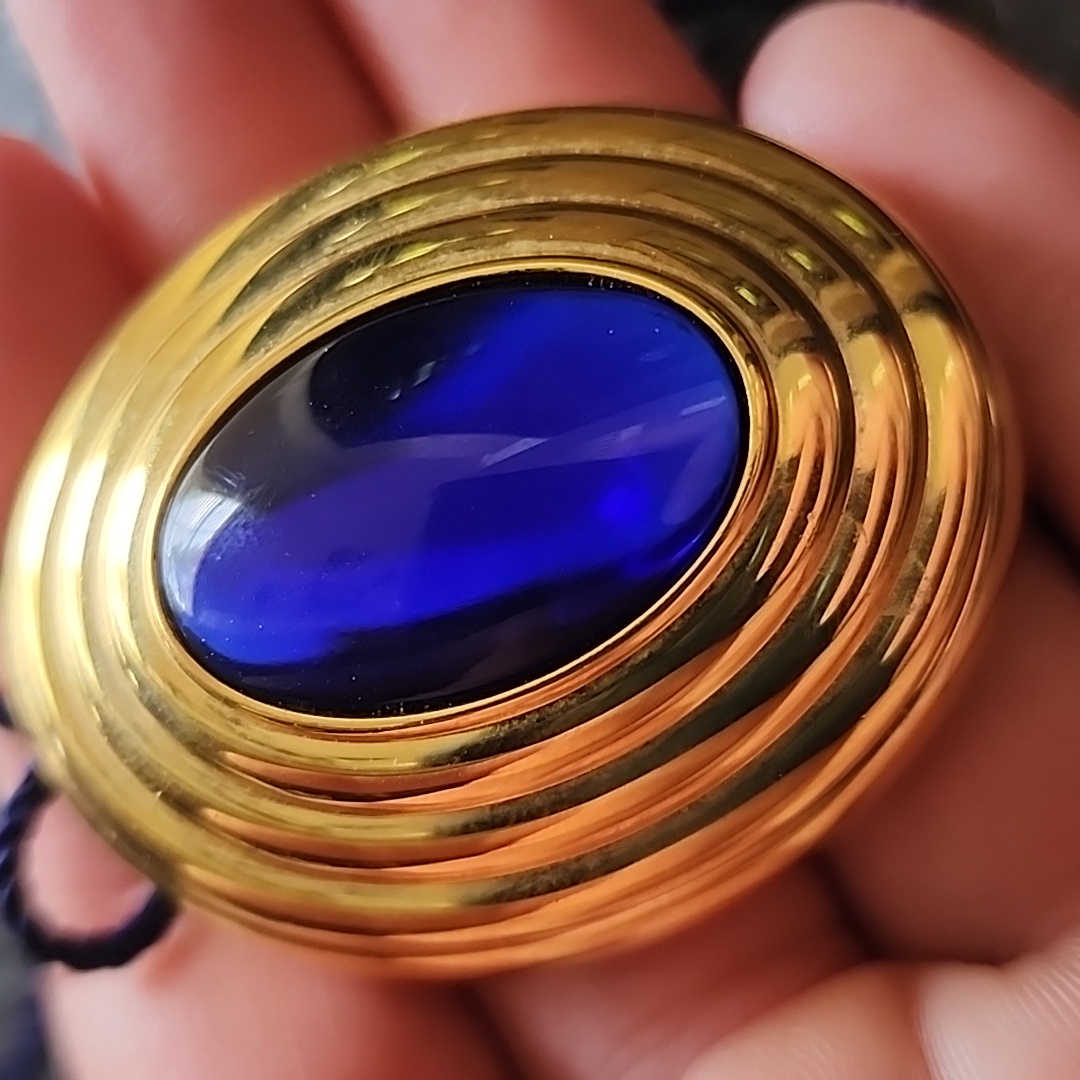Boucheron Perfume Pendant Necklace 75$
